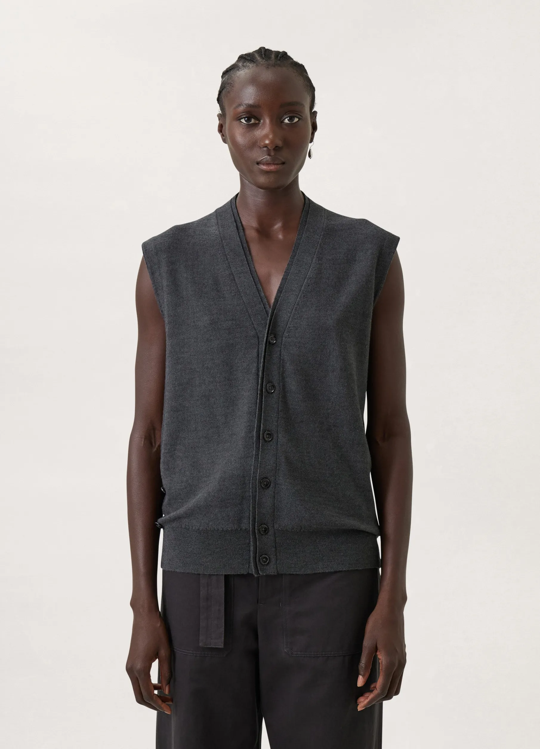 Sleeveless Twisted Cardigan